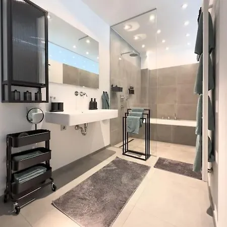 Cityloft - Augsburger Innenstadt-bismarckviertel - Kostenloser Tiefgaragenstellplatz Appartement *